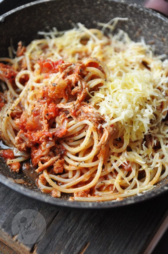 Spaghetti z szarpaną wieprzowiną